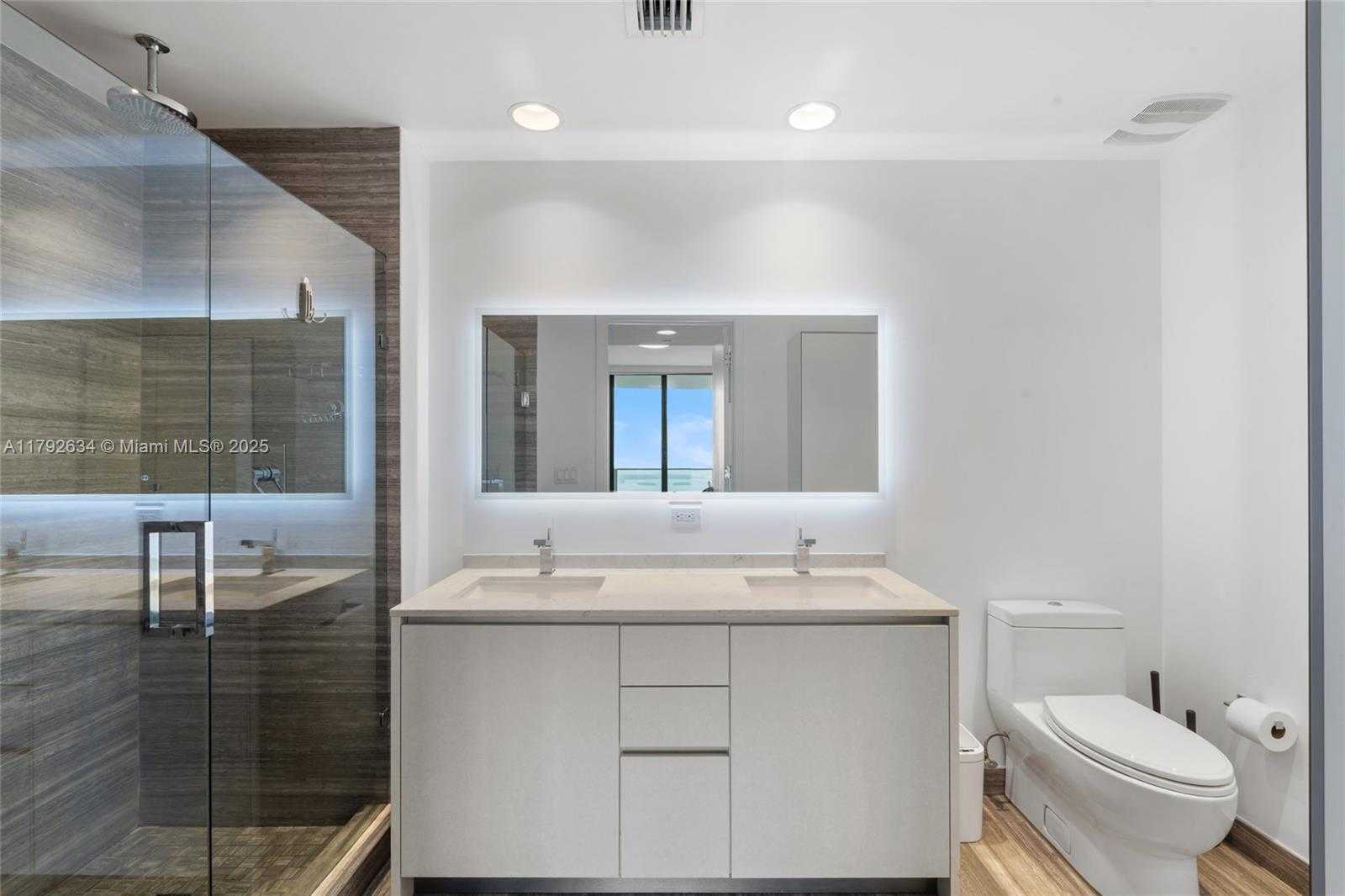 Small Image of 1010 BRICKELL AVE #4401, Miami Number 17