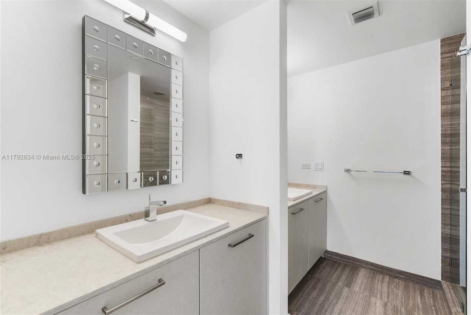 Small Image of 1010 BRICKELL AVE #4401, Miami Number 20