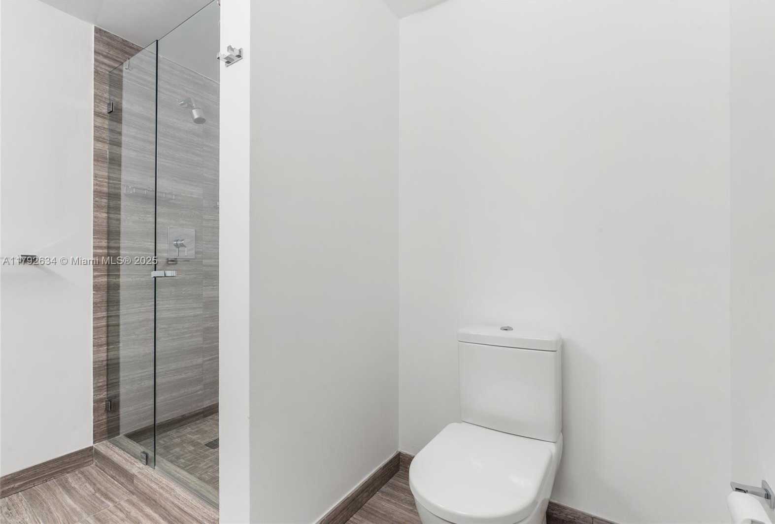 Small Image of 1010 BRICKELL AVE #4401, Miami Number 21