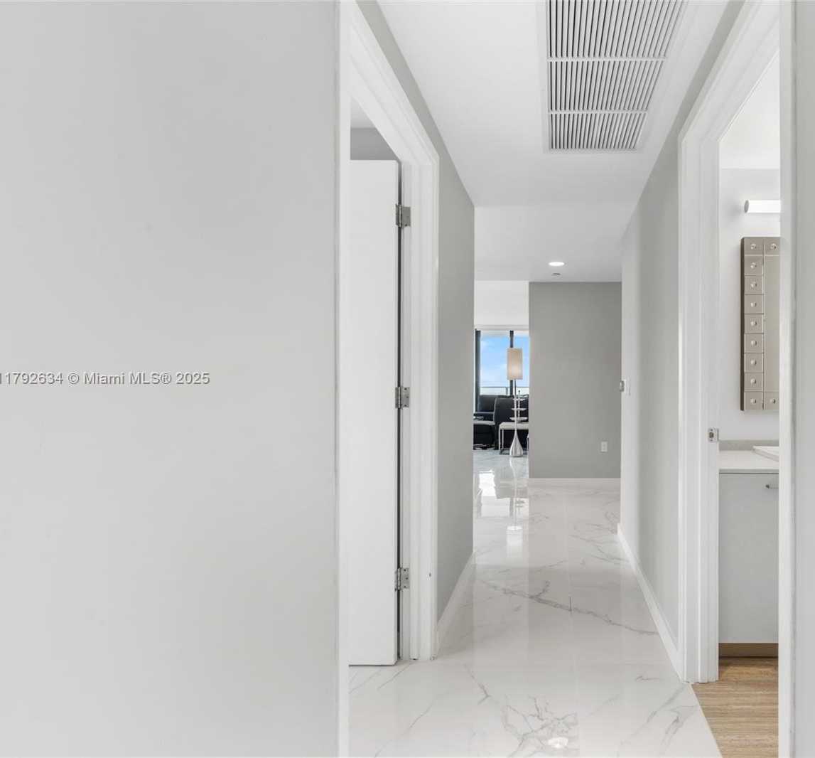 Small Image of 1010 BRICKELL AVE #4401, Miami Number 22