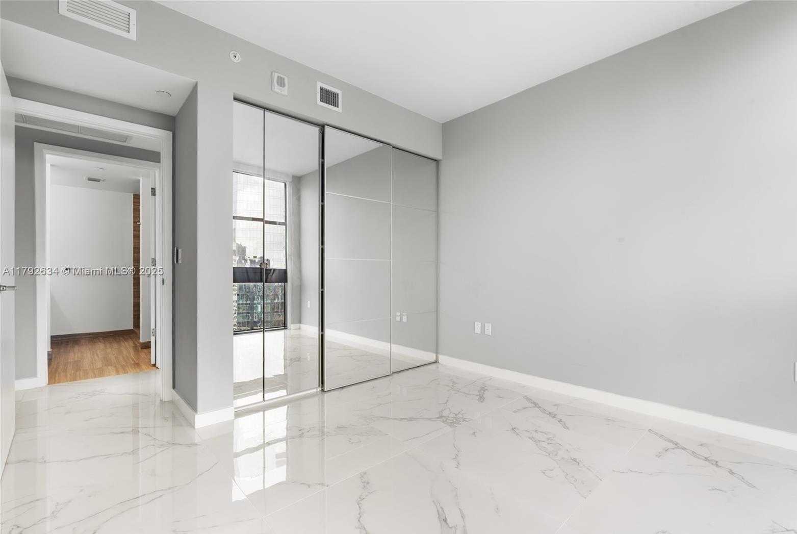 Small Image of 1010 BRICKELL AVE #4401, Miami Number 24