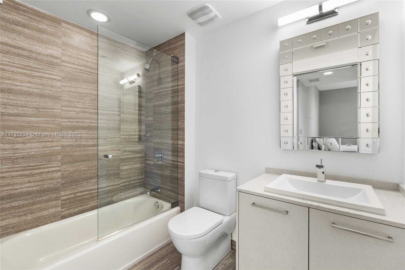 Small Image of 1010 BRICKELL AVE #4401, Miami Number 25
