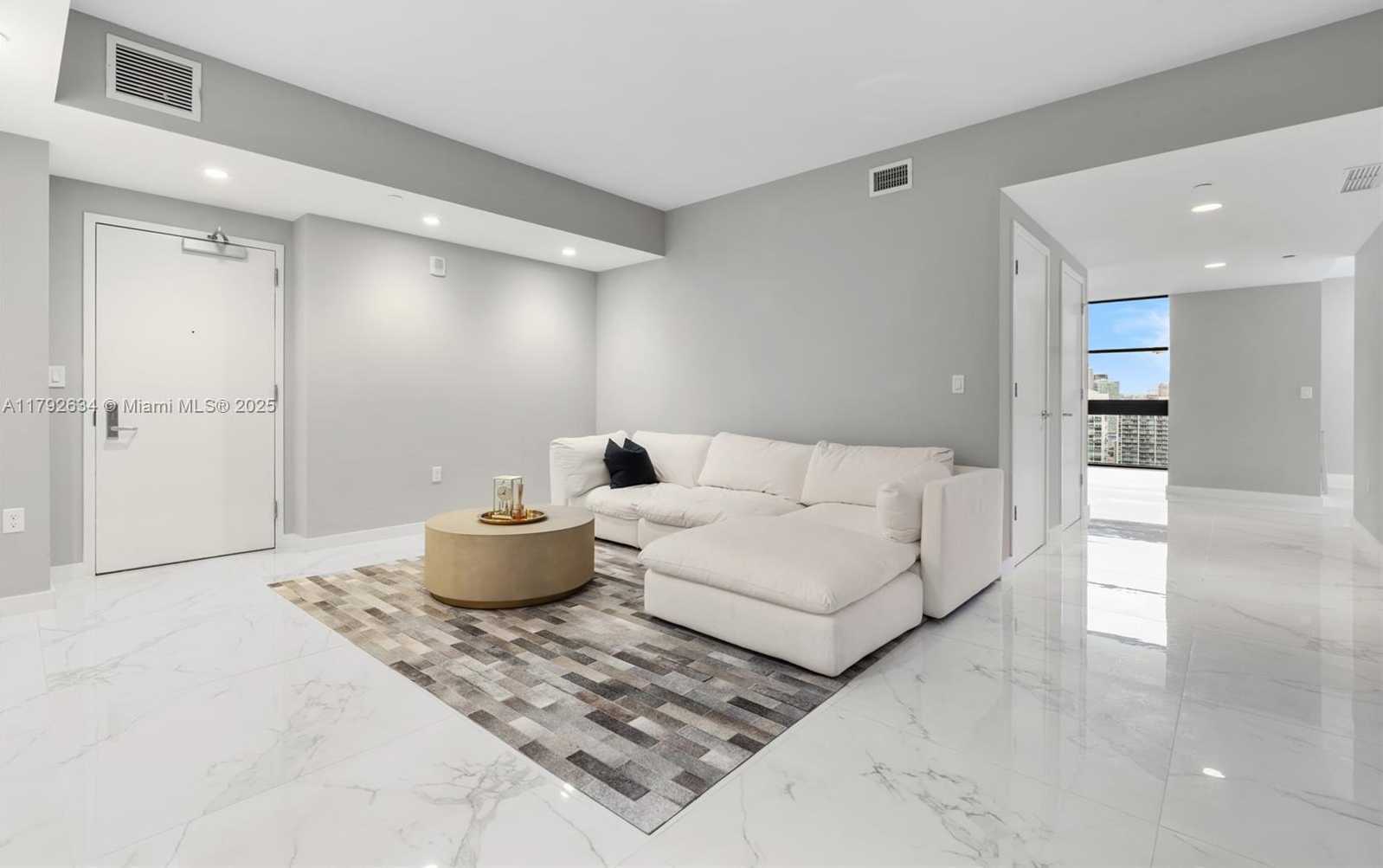 Small Image of 1010 BRICKELL AVE #4401, Miami Number 3