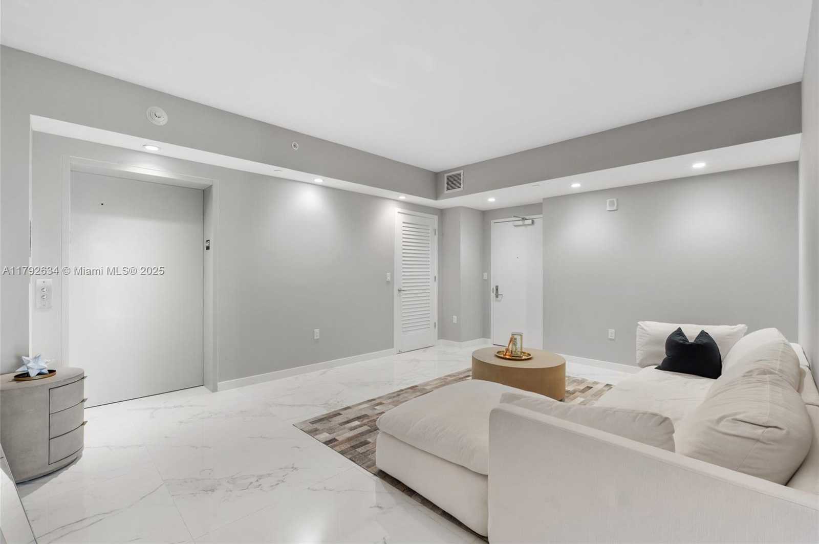 Small Image of 1010 BRICKELL AVE #4401, Miami Number 4
