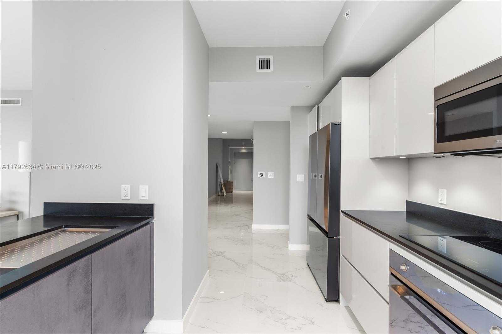 Small Image of 1010 BRICKELL AVE #4401, Miami Number 8