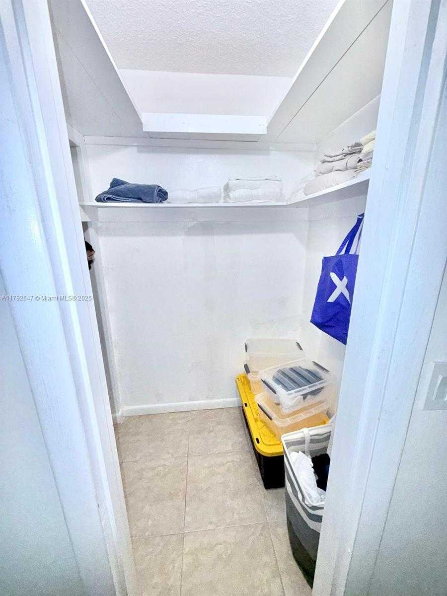 Small Image of 2930 POINT EAST DR #E403, Aventura Number 14