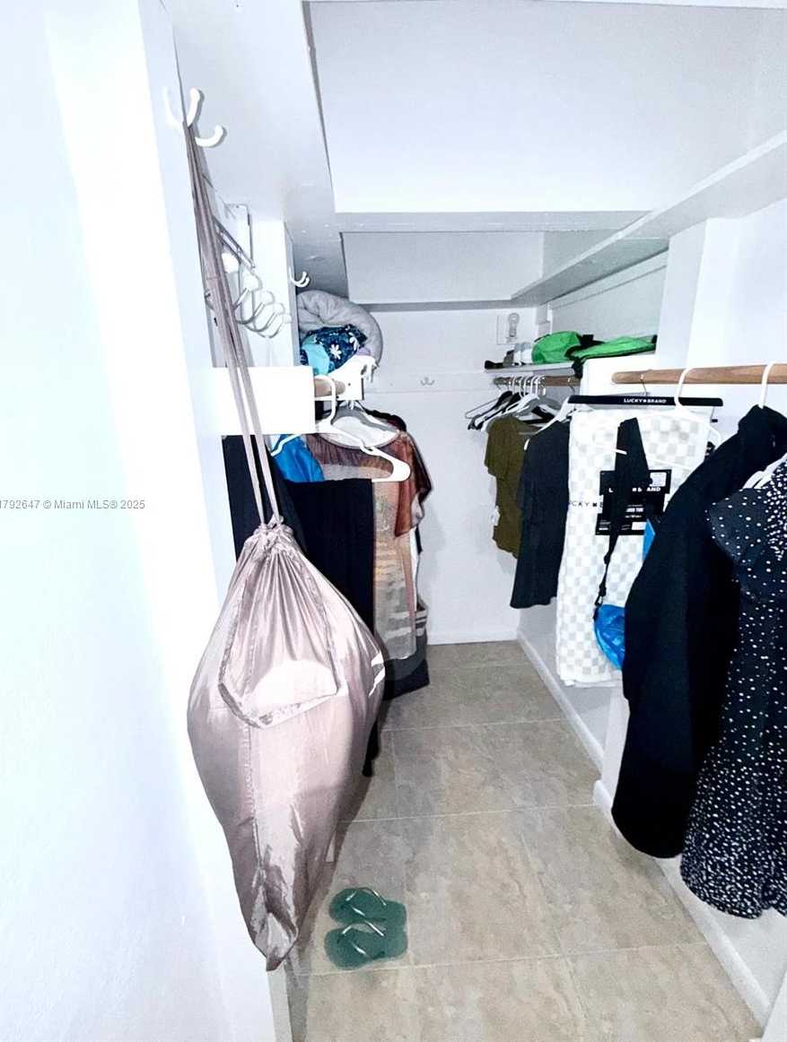 Small Image of 2930 POINT EAST DR #E403, Aventura Number 15