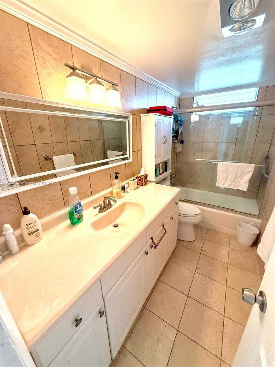 Small Image of 2930 POINT EAST DR #E403, Aventura Number 17