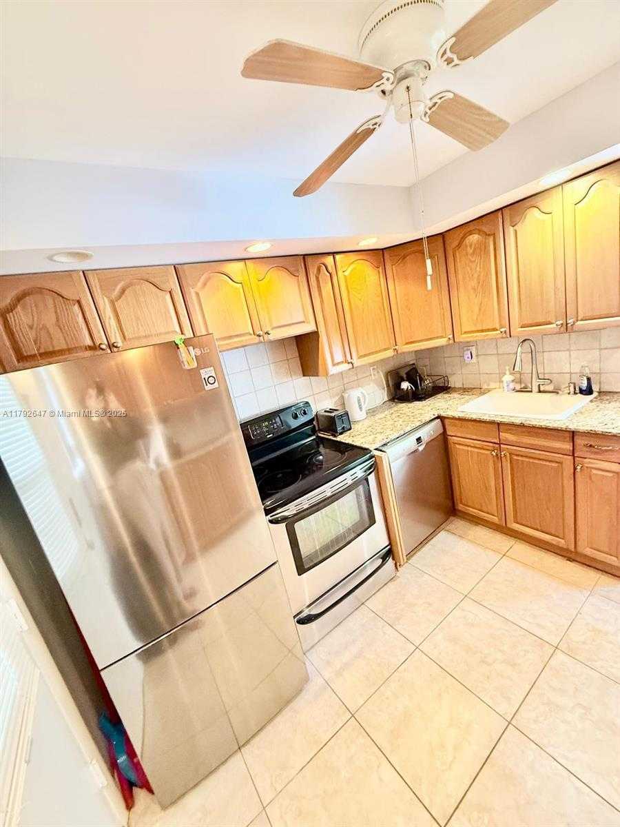 Small Image of 2930 POINT EAST DR #E403, Aventura Number 18
