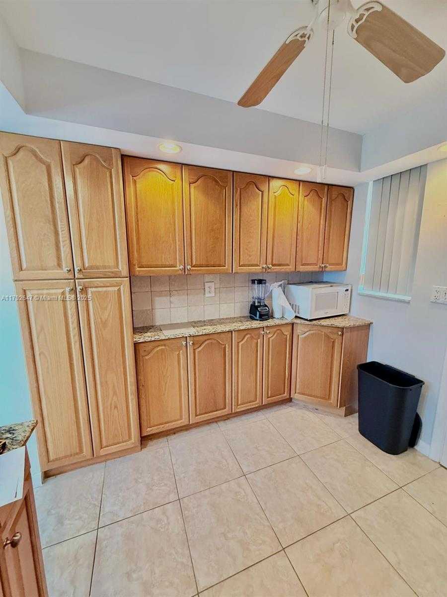Small Image of 2930 POINT EAST DR #E403, Aventura Number 20