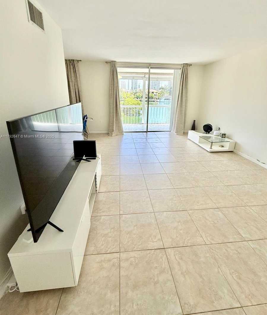 Small Image of 2930 POINT EAST DR #E403, Aventura Number 25