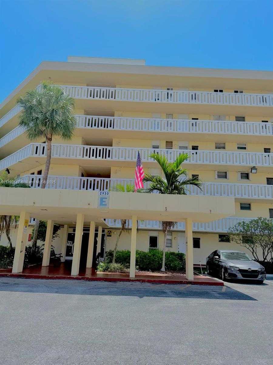 Small Image of 2930 POINT EAST DR #E403, Aventura Number 7