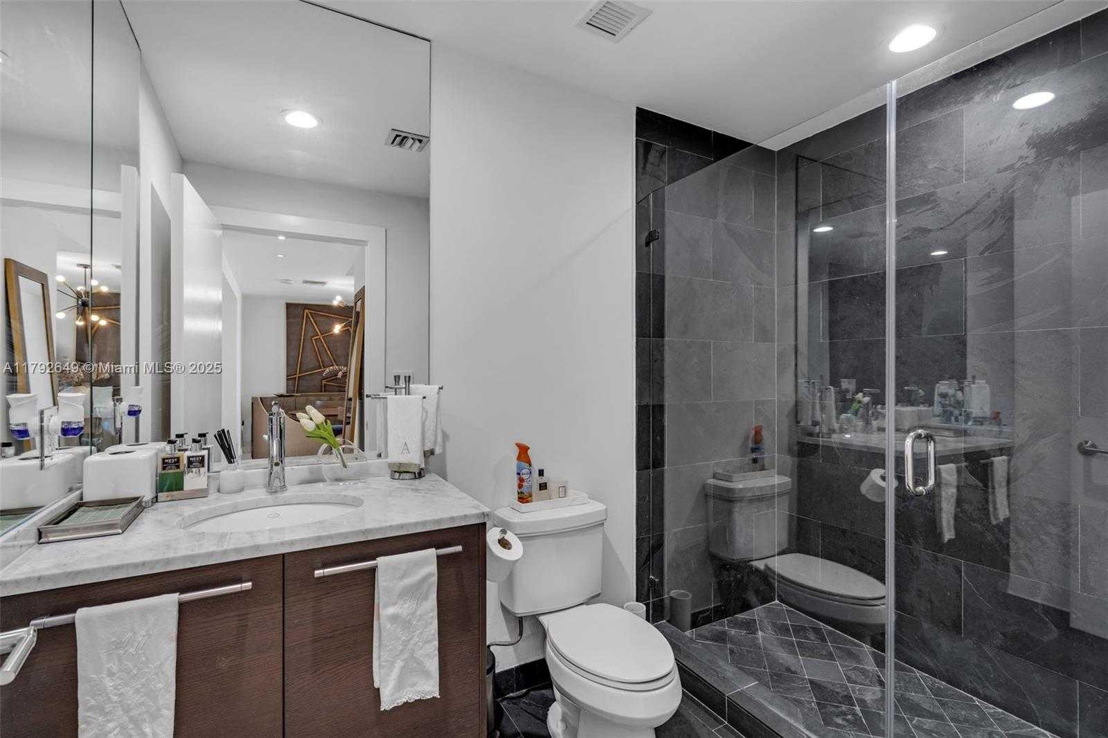 Small Image of 900 BISCAYNE BLVD #5208, Miami Number 26