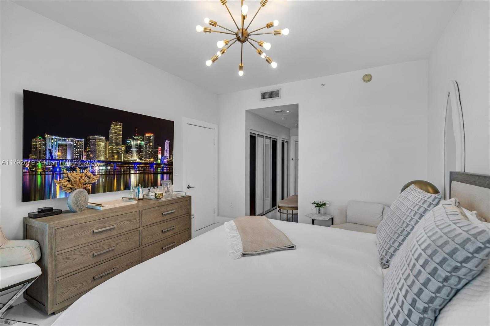 Small Image of 900 BISCAYNE BLVD #5208, Miami Number 31
