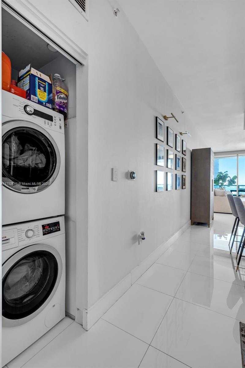 Small Image of 900 BISCAYNE BLVD #5208, Miami Number 34
