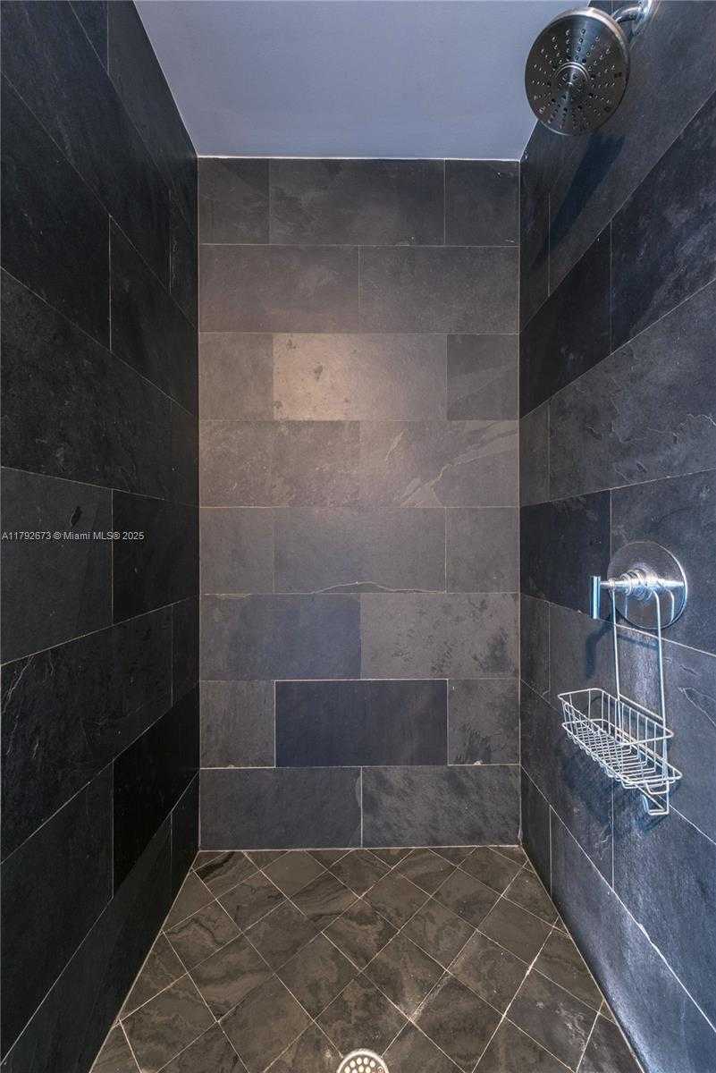 Small Image of 900 BISCAYNE BLVD #707, Miami Number 17