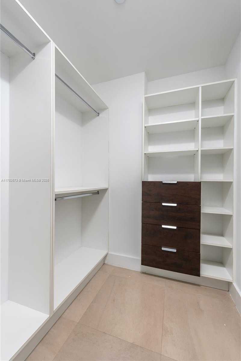 Small Image of 900 BISCAYNE BLVD #707, Miami Number 8