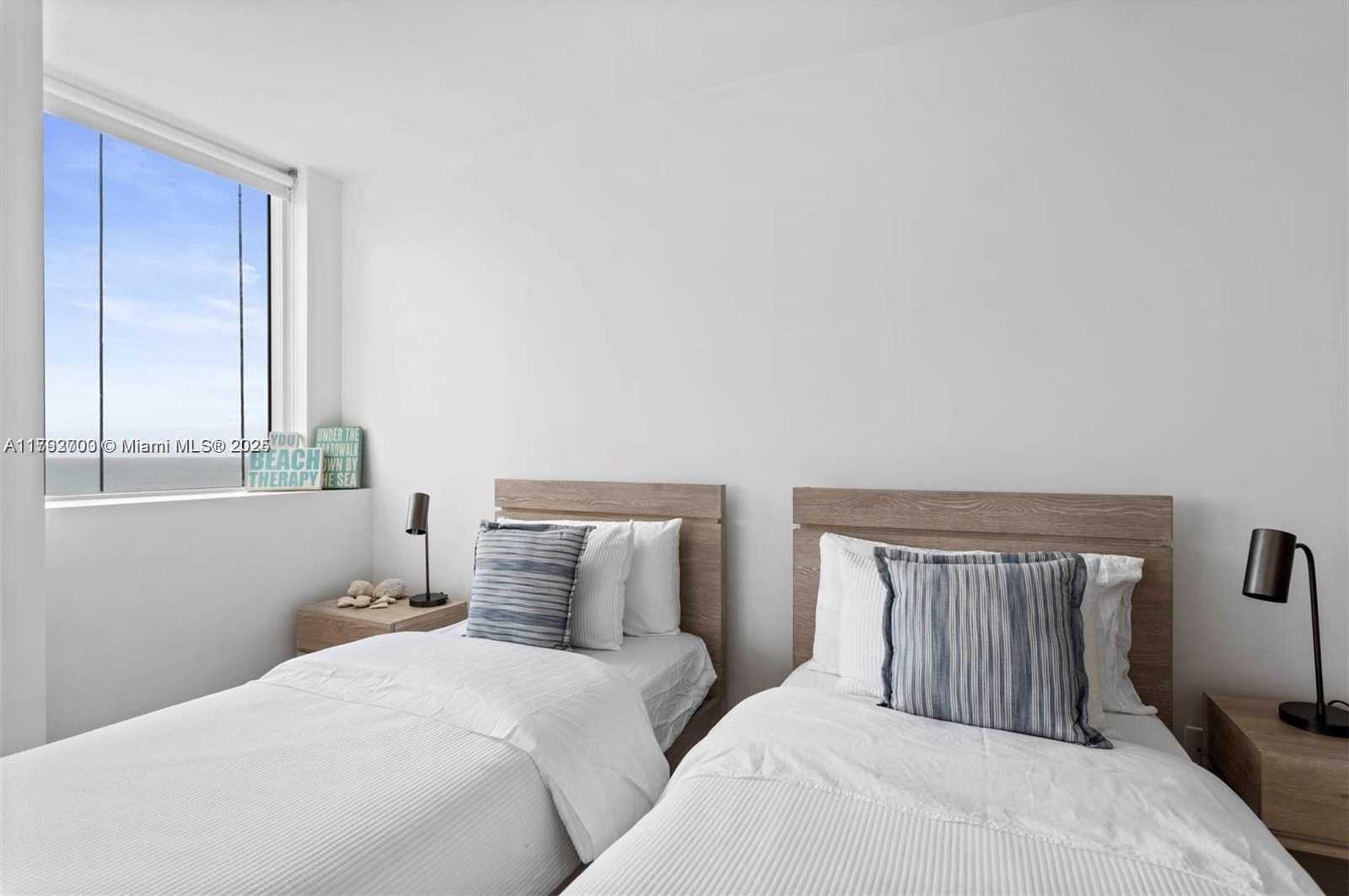 Small Image of 4779 COLLINS AVE #1908, Miami Beach Number 10