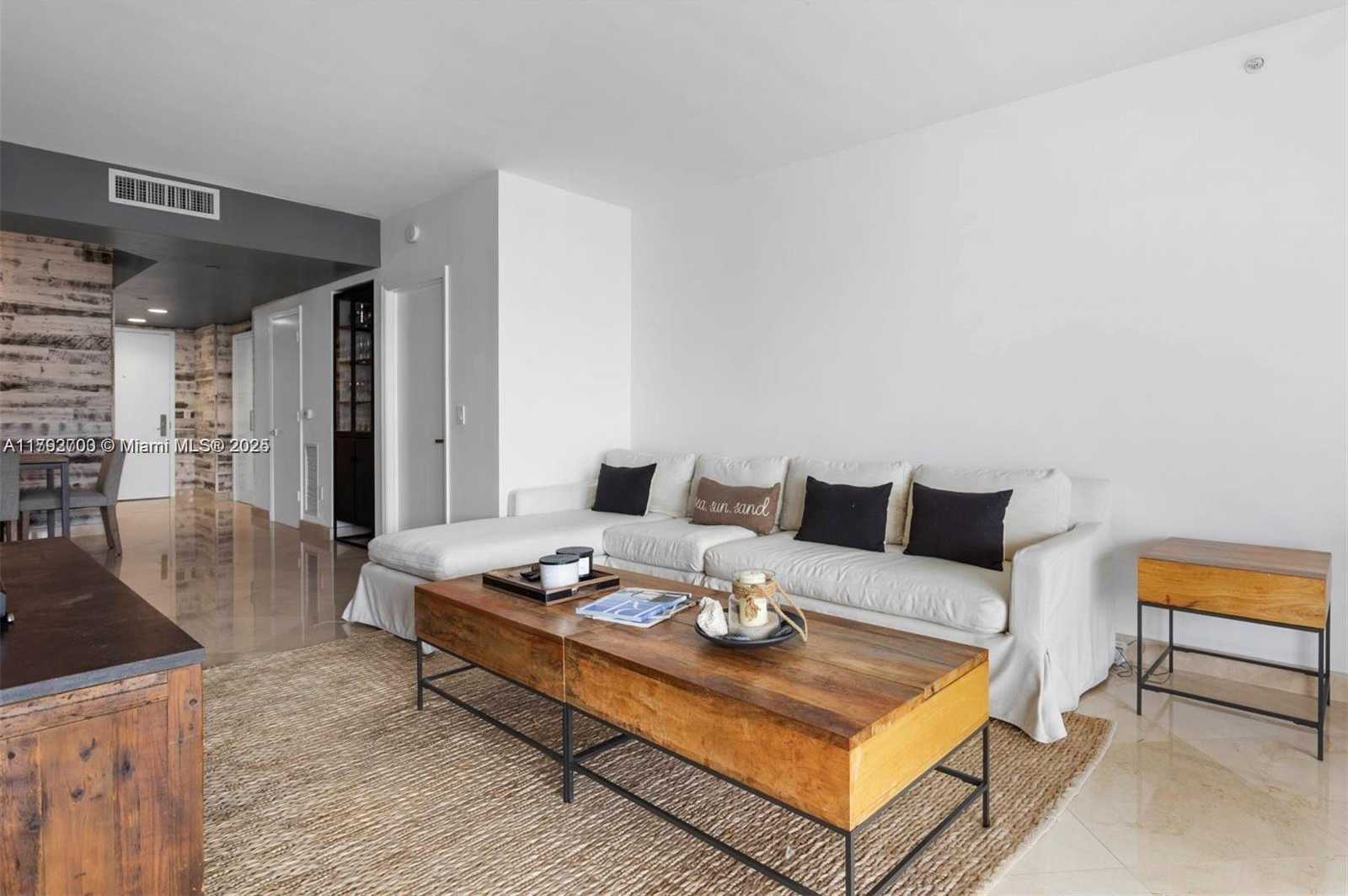 Small Image of 4779 COLLINS AVE #1908, Miami Beach Number 2