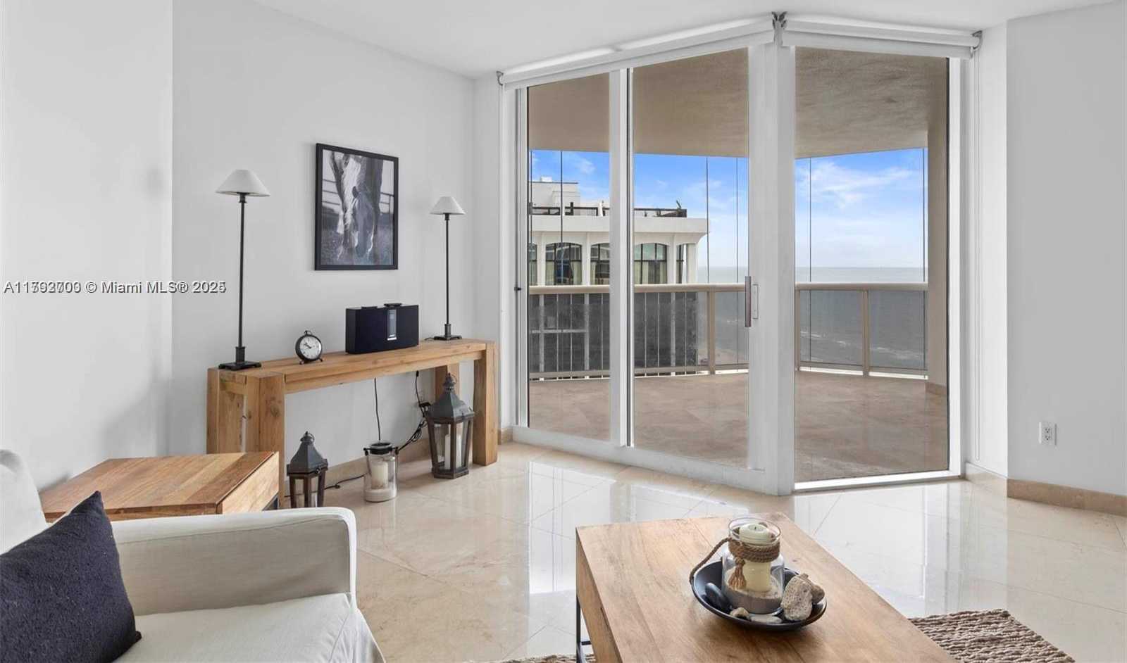 Small Image of 4779 COLLINS AVE #1908, Miami Beach Number 3
