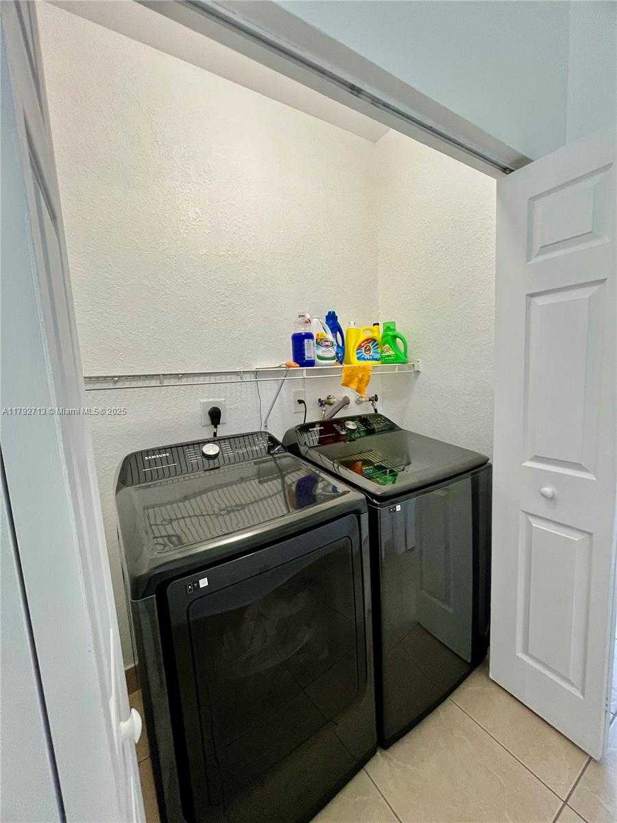 Small Image of 3141 NORTH EAST 3RD DR, Homestead Number 14