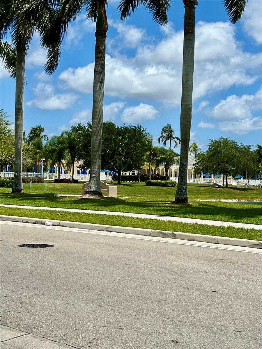 Small Image of 3141 NORTH EAST 3RD DR, Homestead Number 19