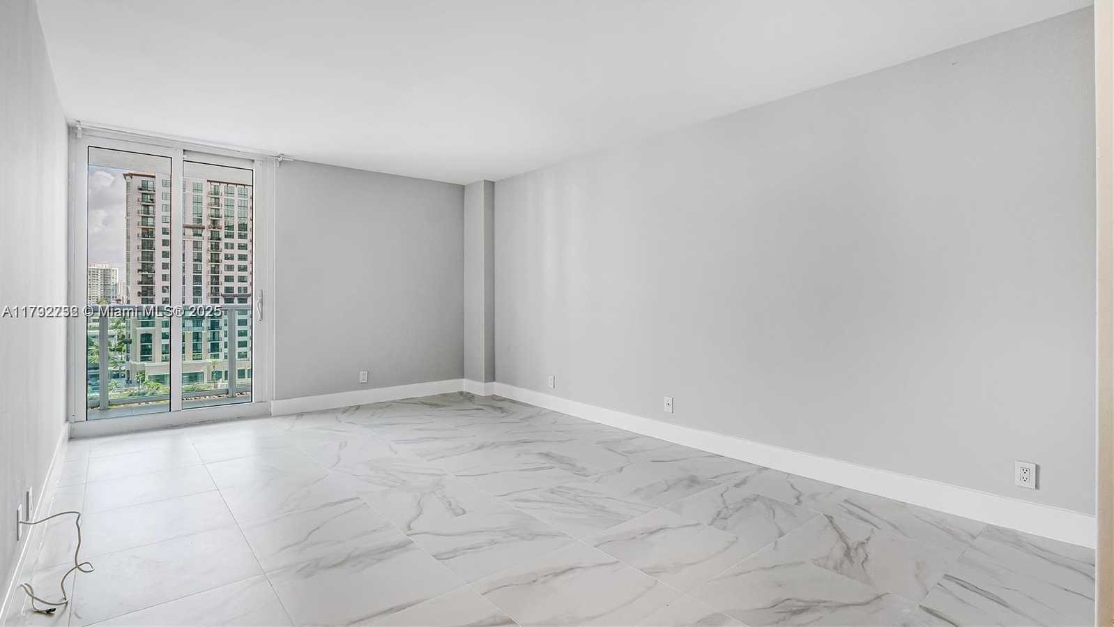 Small Image of 100 BAYVIEW DR #829, Sunny Isles Beach Number 28