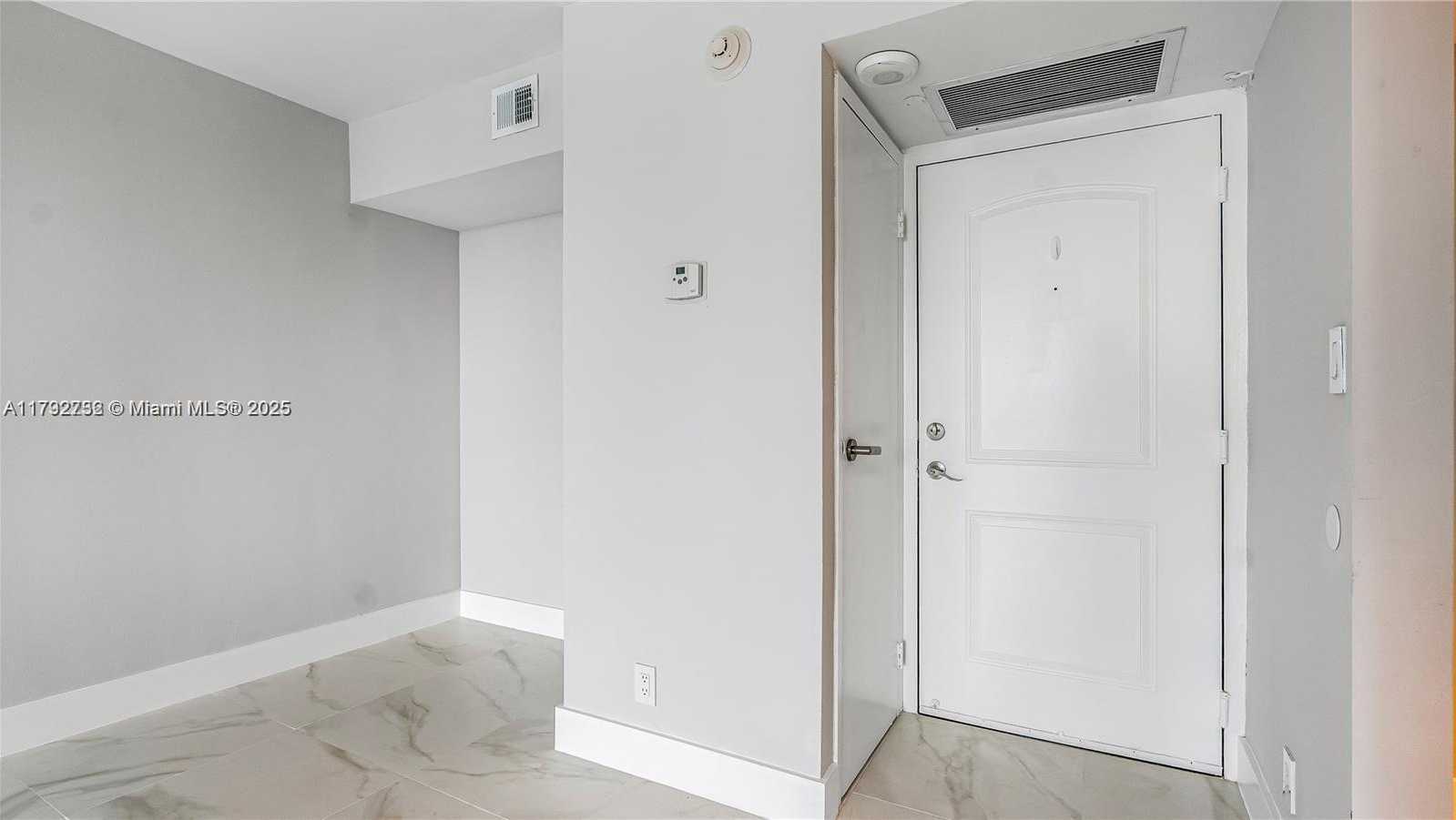 Small Image of 100 BAYVIEW DR #829, Sunny Isles Beach Number 36