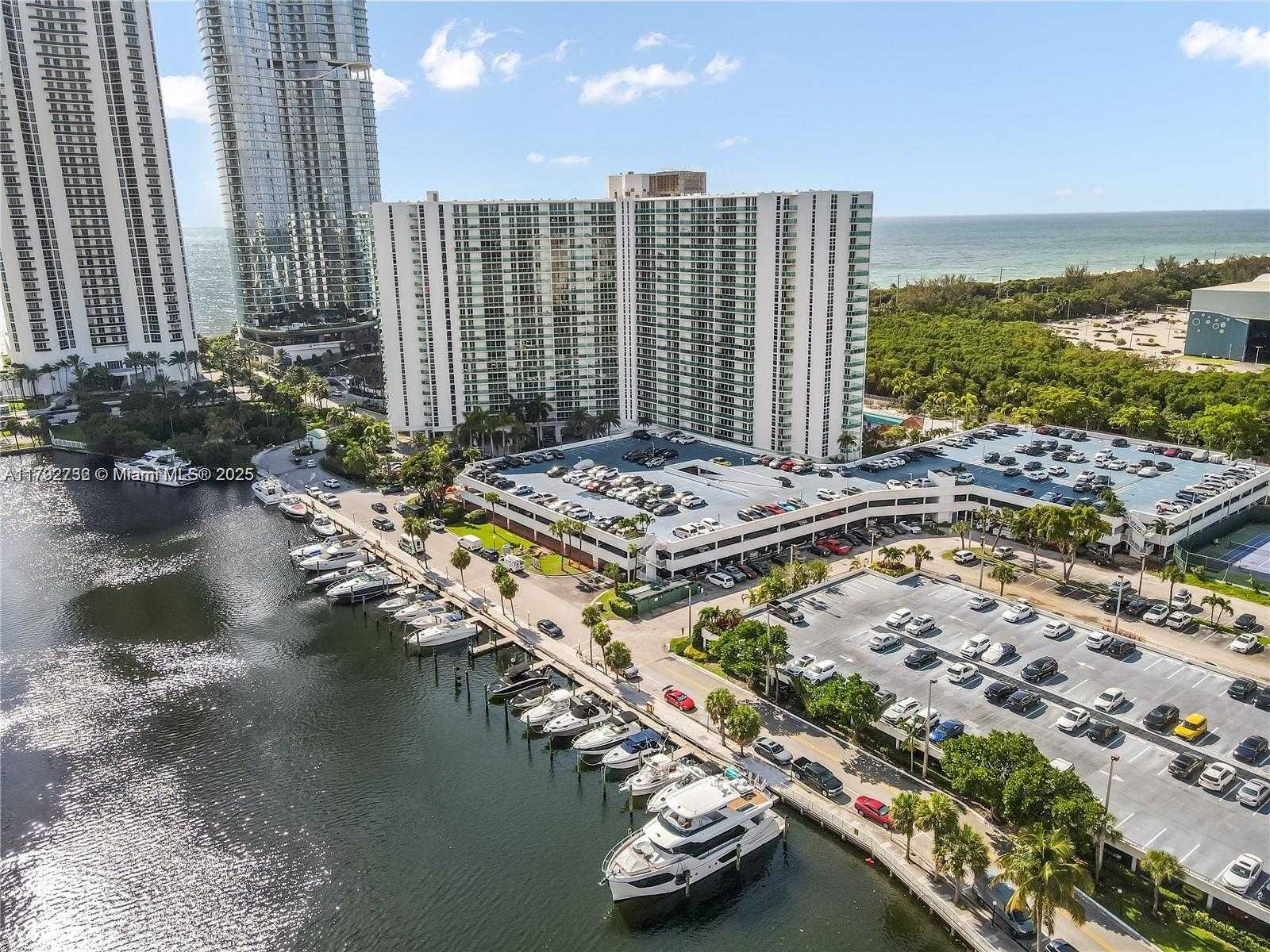 Small Image of 100 BAYVIEW DR #829, Sunny Isles Beach Number 7