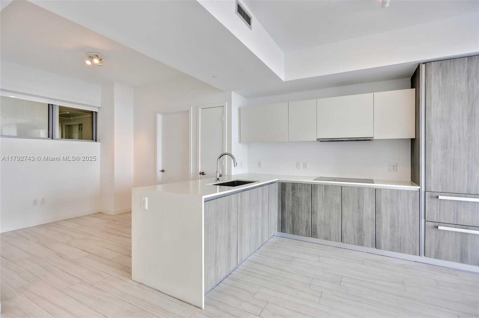 Small Image of 2900 NORTH EAST 7TH AVENUE #1703, Miami Number 4