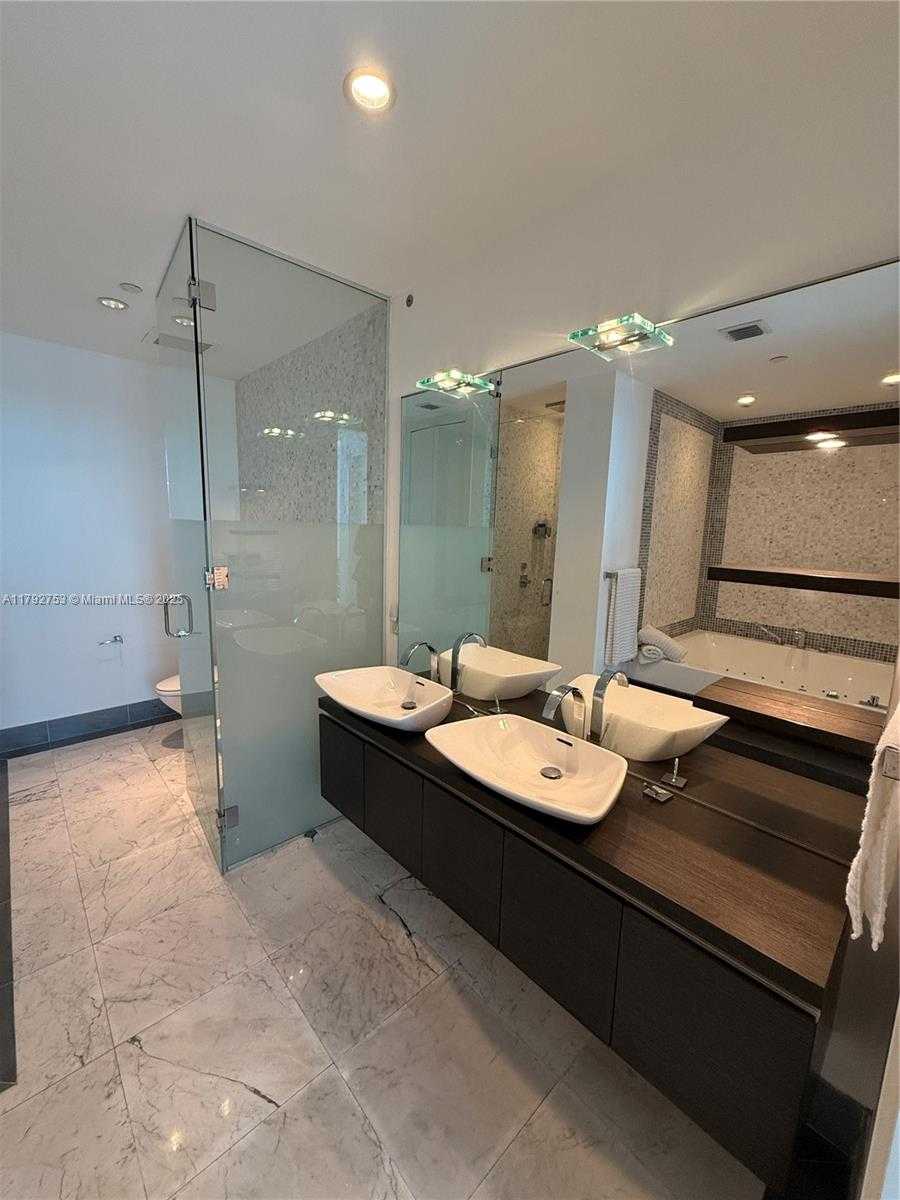 Small Image of 200 BISCAYNE BOULEVARD WAY #4911, Miami Number 10