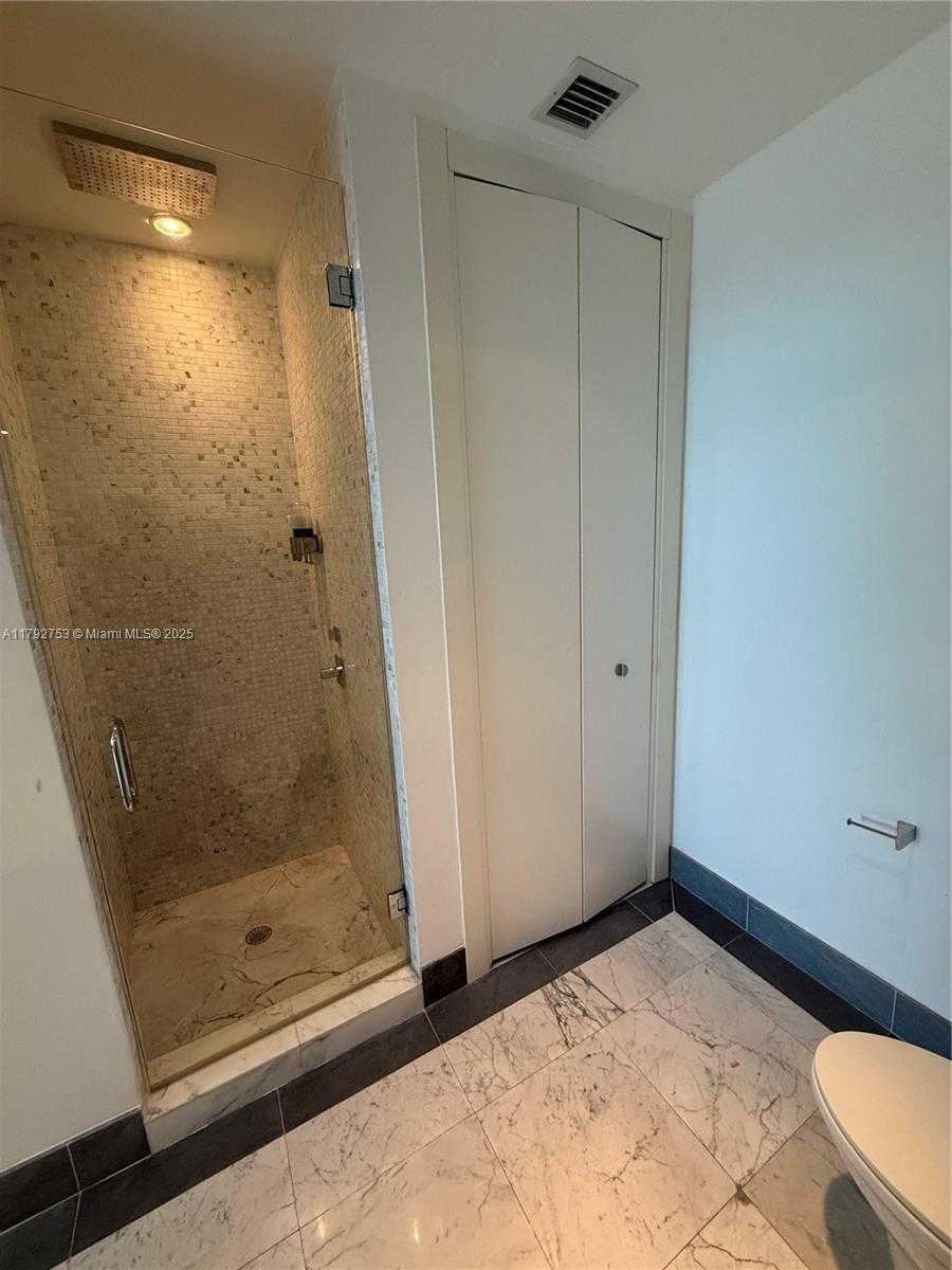 Small Image of 200 BISCAYNE BOULEVARD WAY #4911, Miami Number 12