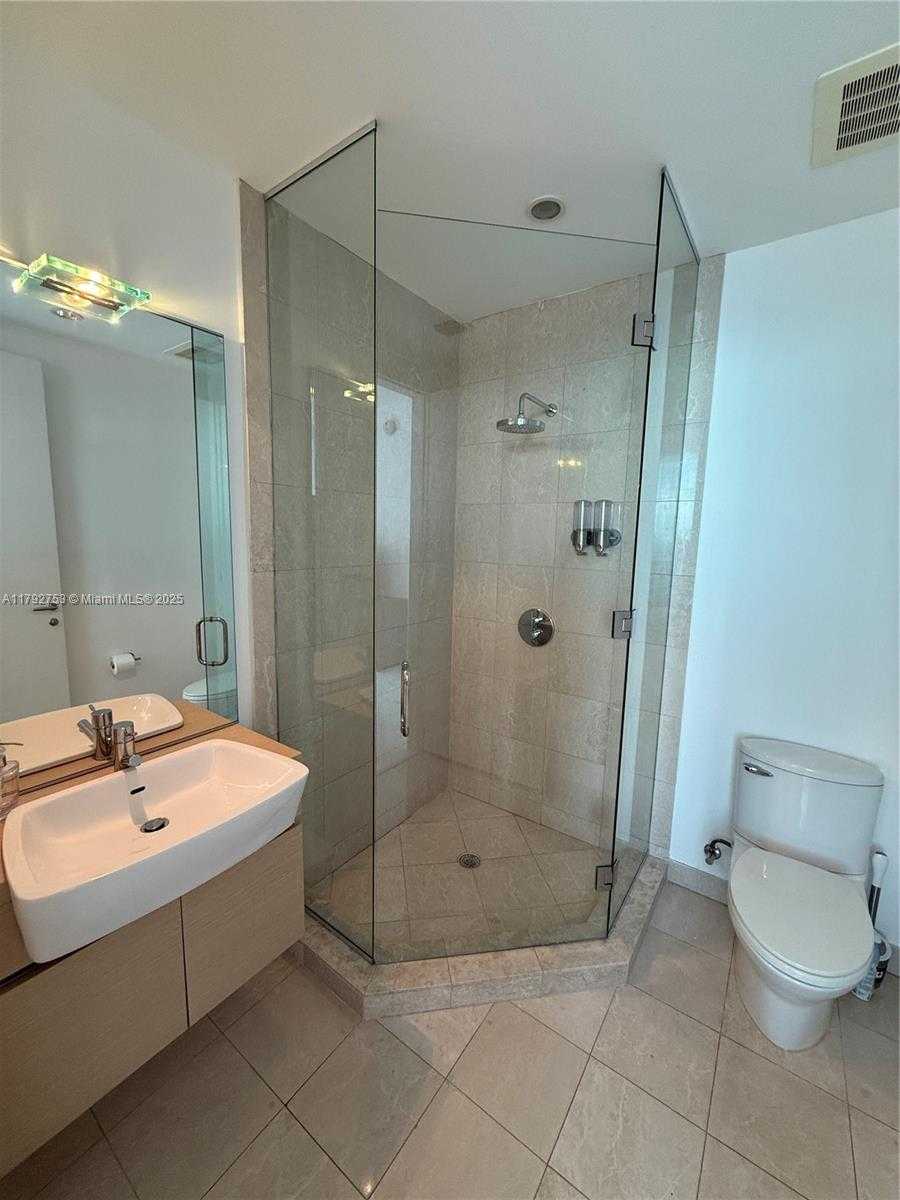Small Image of 200 BISCAYNE BOULEVARD WAY #4911, Miami Number 16