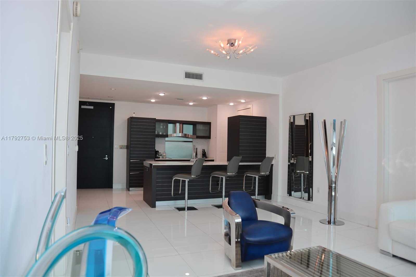 Small Image of 200 BISCAYNE BOULEVARD WAY #4911, Miami Number 19