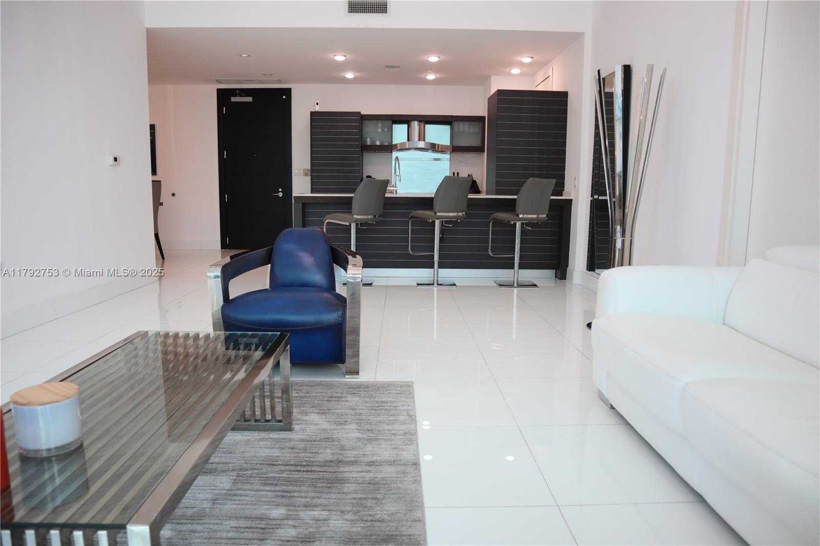 Small Image of 200 BISCAYNE BOULEVARD WAY #4911, Miami Number 2