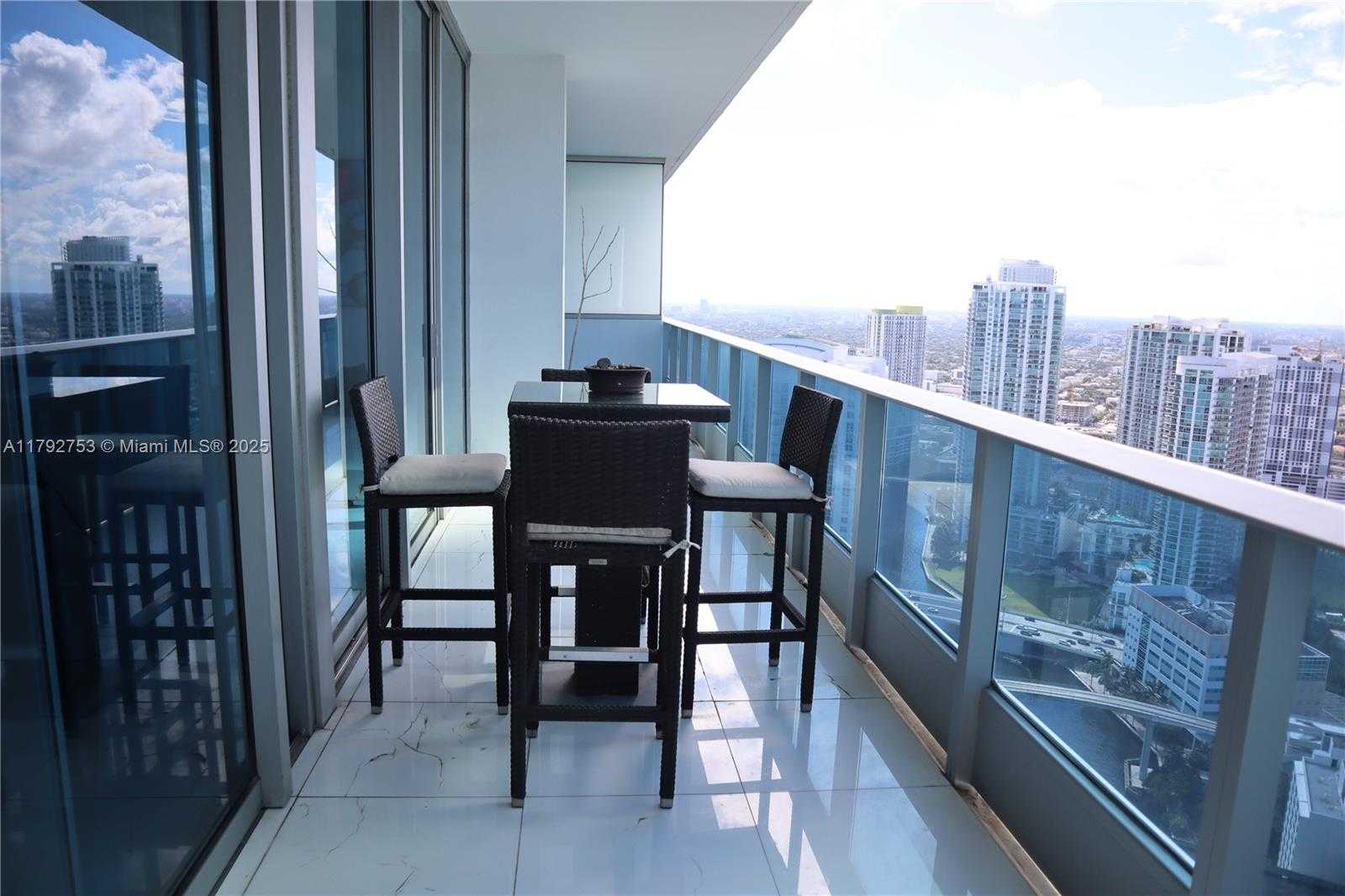 Small Image of 200 BISCAYNE BOULEVARD WAY #4911, Miami Number 23