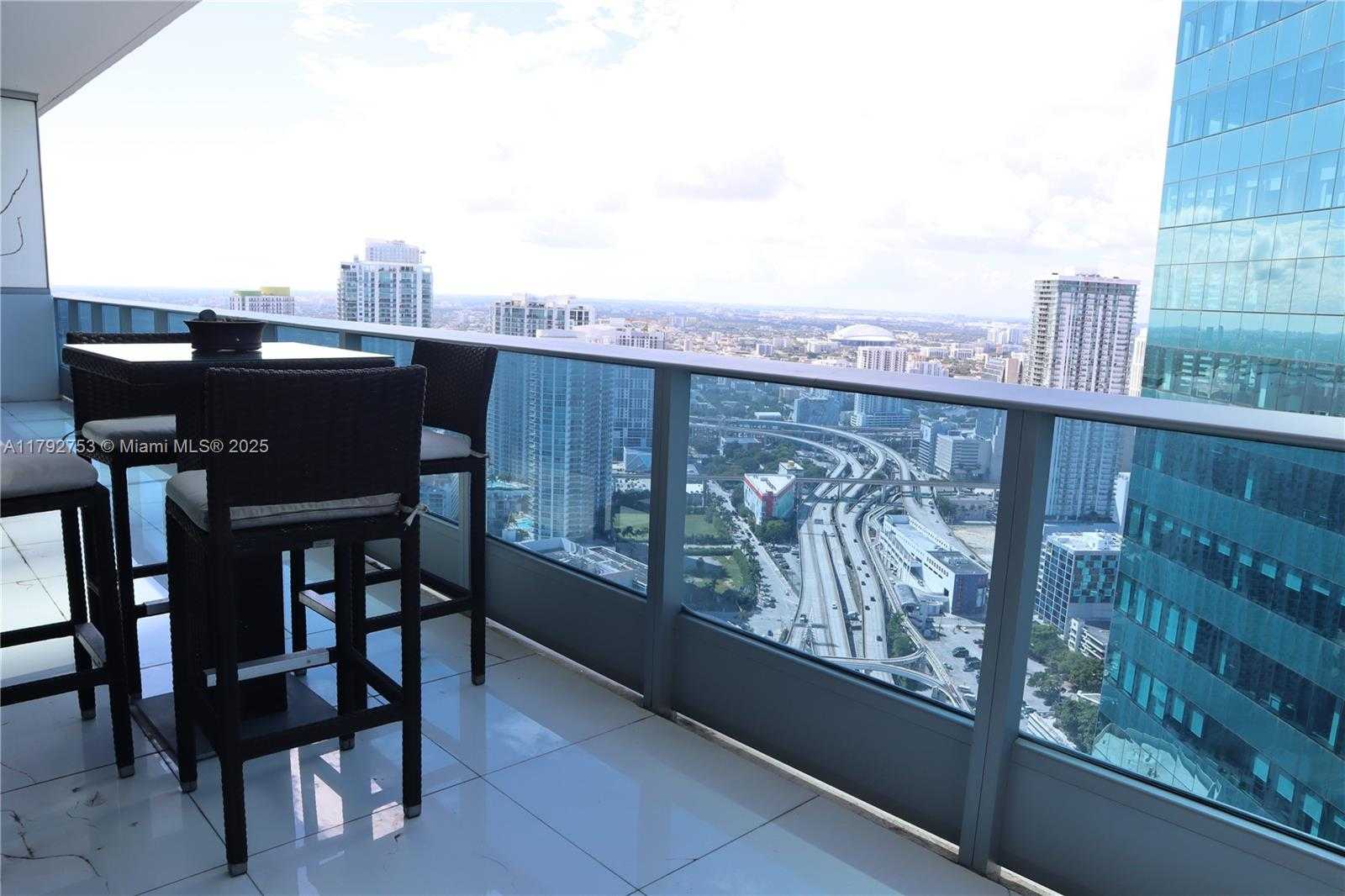 Small Image of 200 BISCAYNE BOULEVARD WAY #4911, Miami Number 24