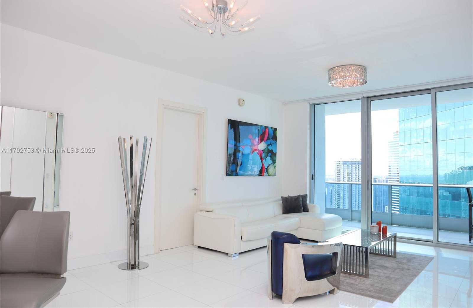 Small Image of 200 BISCAYNE BOULEVARD WAY #4911, Miami Number 3