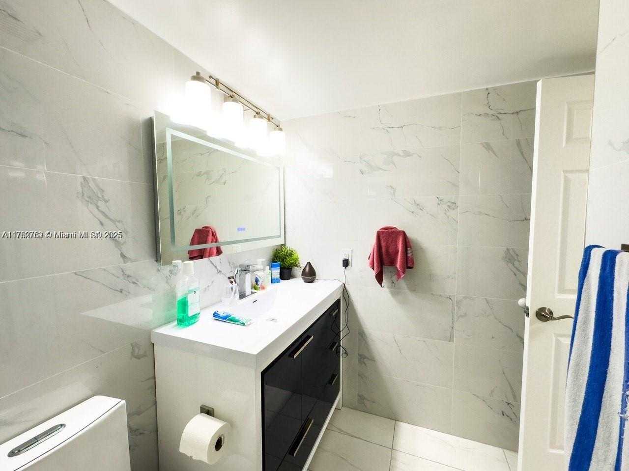 Small Image of 2801 NORTH EAST 183RD ST #1606W, Aventura Number 12