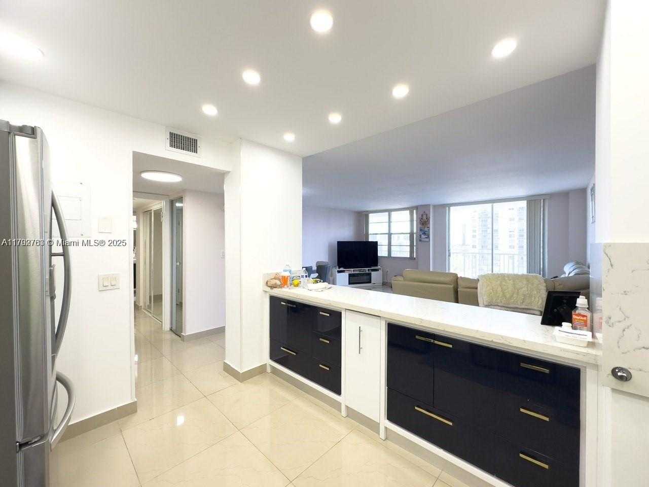Small Image of 2801 NORTH EAST 183RD ST #1606W, Aventura Number 3