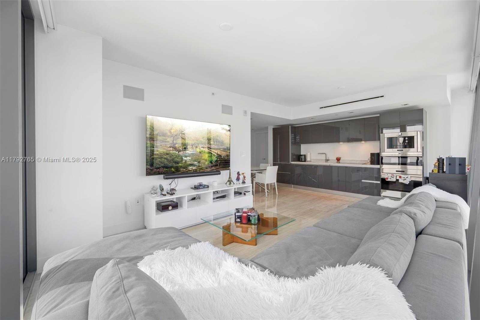 Small Image of 1451 BRICKELL AVE #1106, Miami Number 5