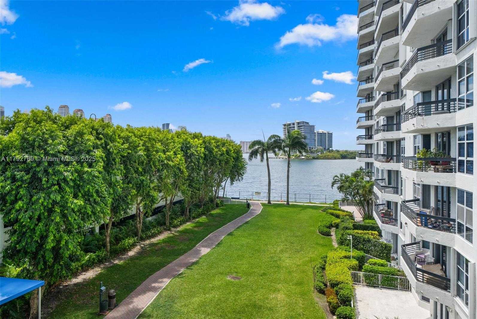 Small Image of 3530 MYSTIC POINTE DR #411, Aventura Number 15