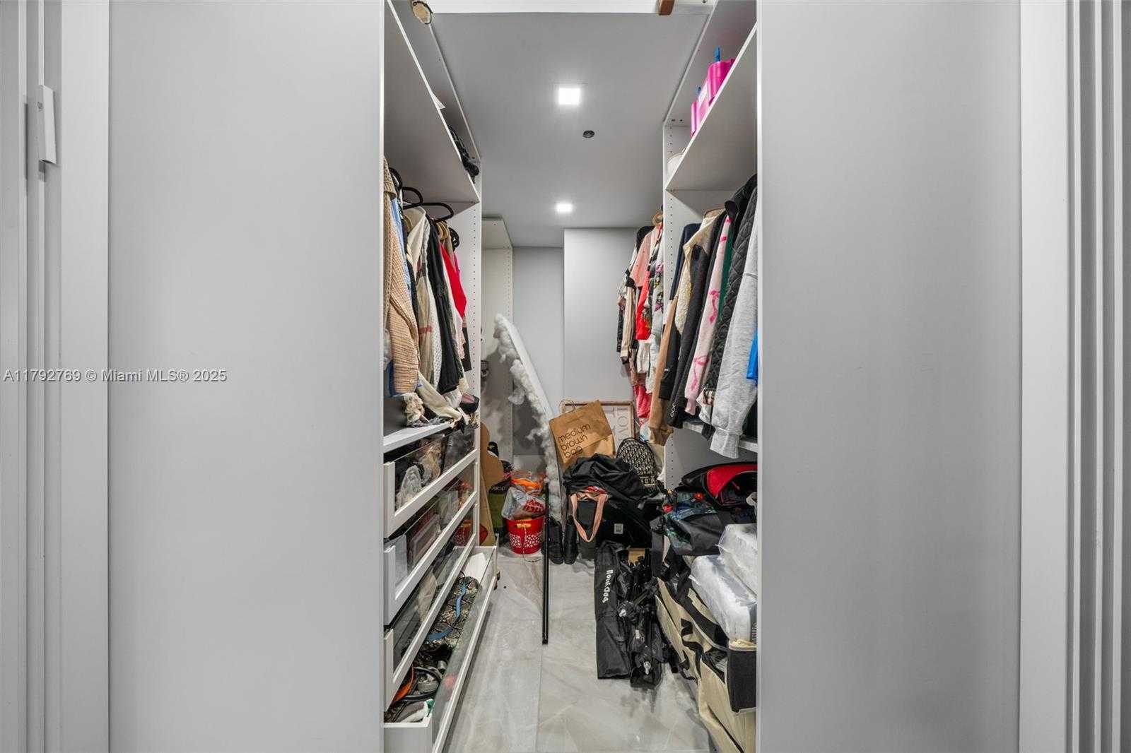 Small Image of 3530 MYSTIC POINTE DR #411, Aventura Number 24
