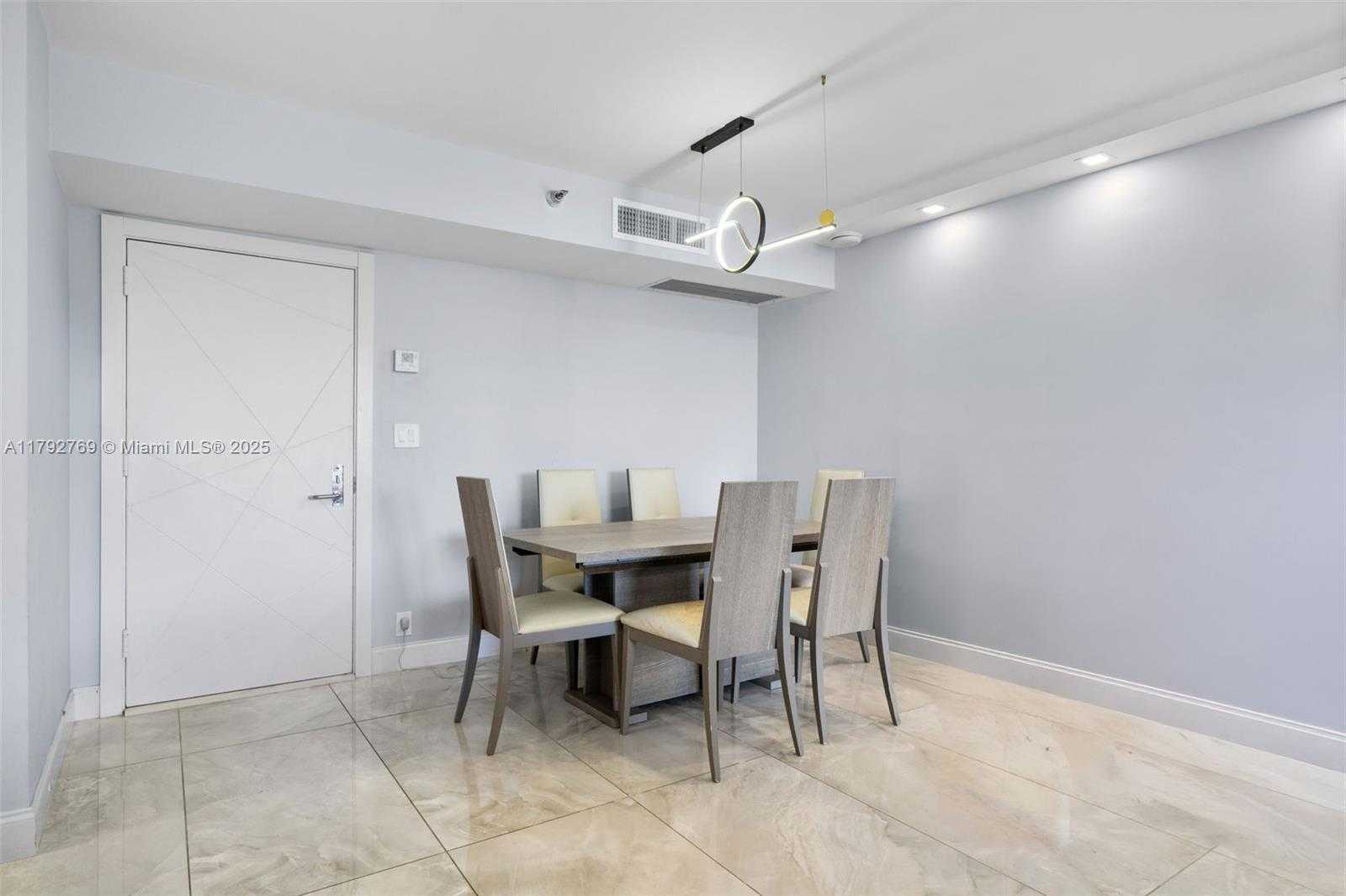 Small Image of 3530 MYSTIC POINTE DR #411, Aventura Number 9