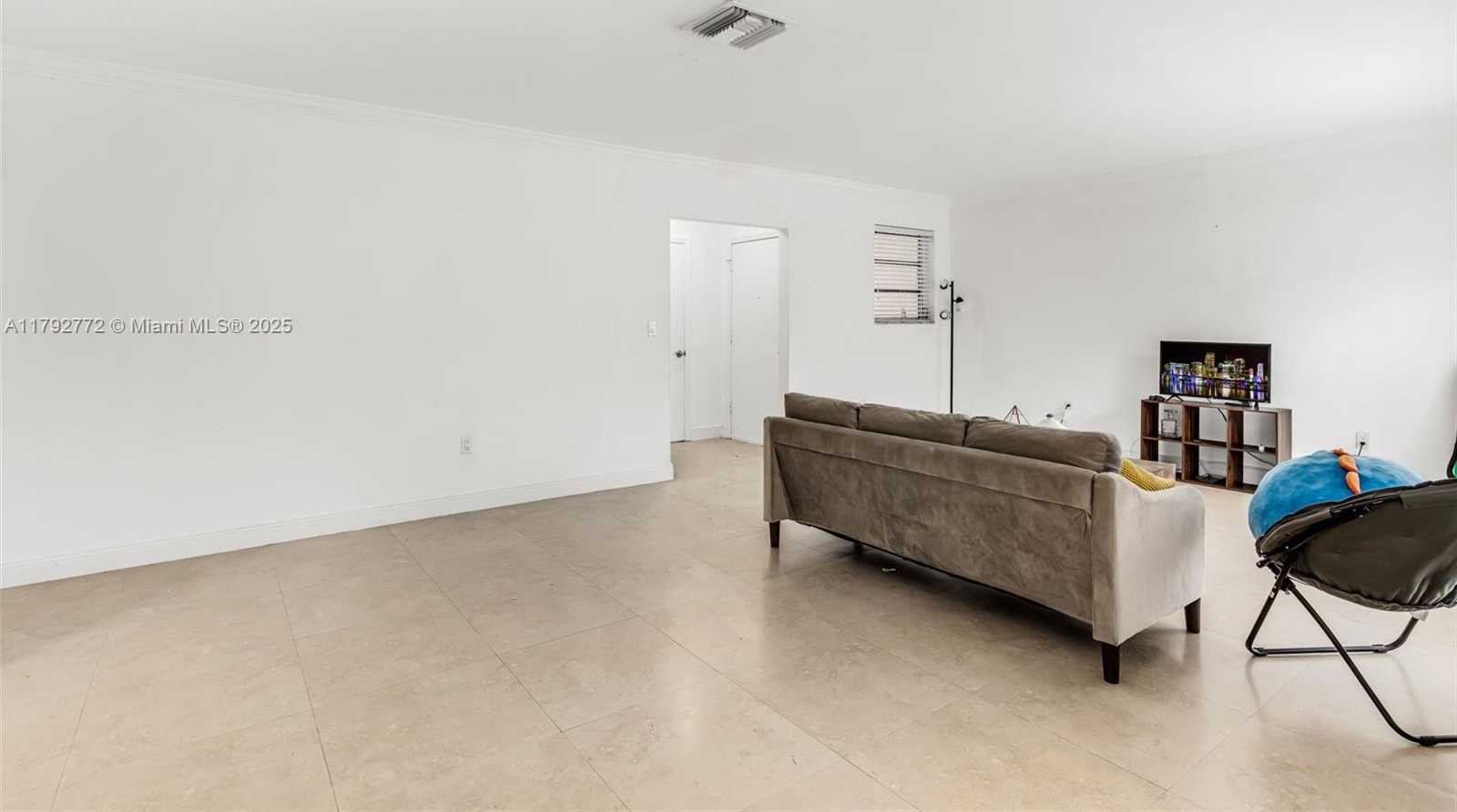 Small Image of 1130 COTORRO AVE #1130, Coral Gables Number 14