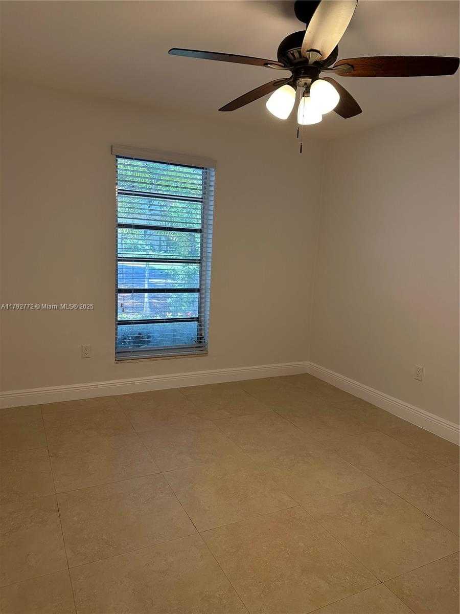 Small Image of 1130 COTORRO AVE #1130, Coral Gables Number 17