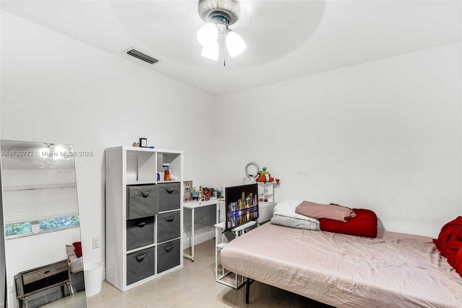 Small Image of 1130 COTORRO AVE #1130, Coral Gables Number 21