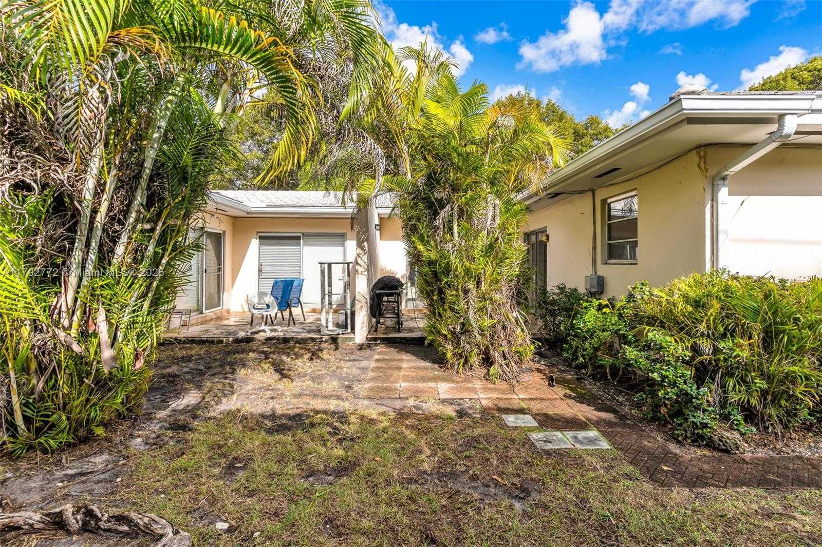 Small Image of 1130 COTORRO AVE #1130, Coral Gables Number 7