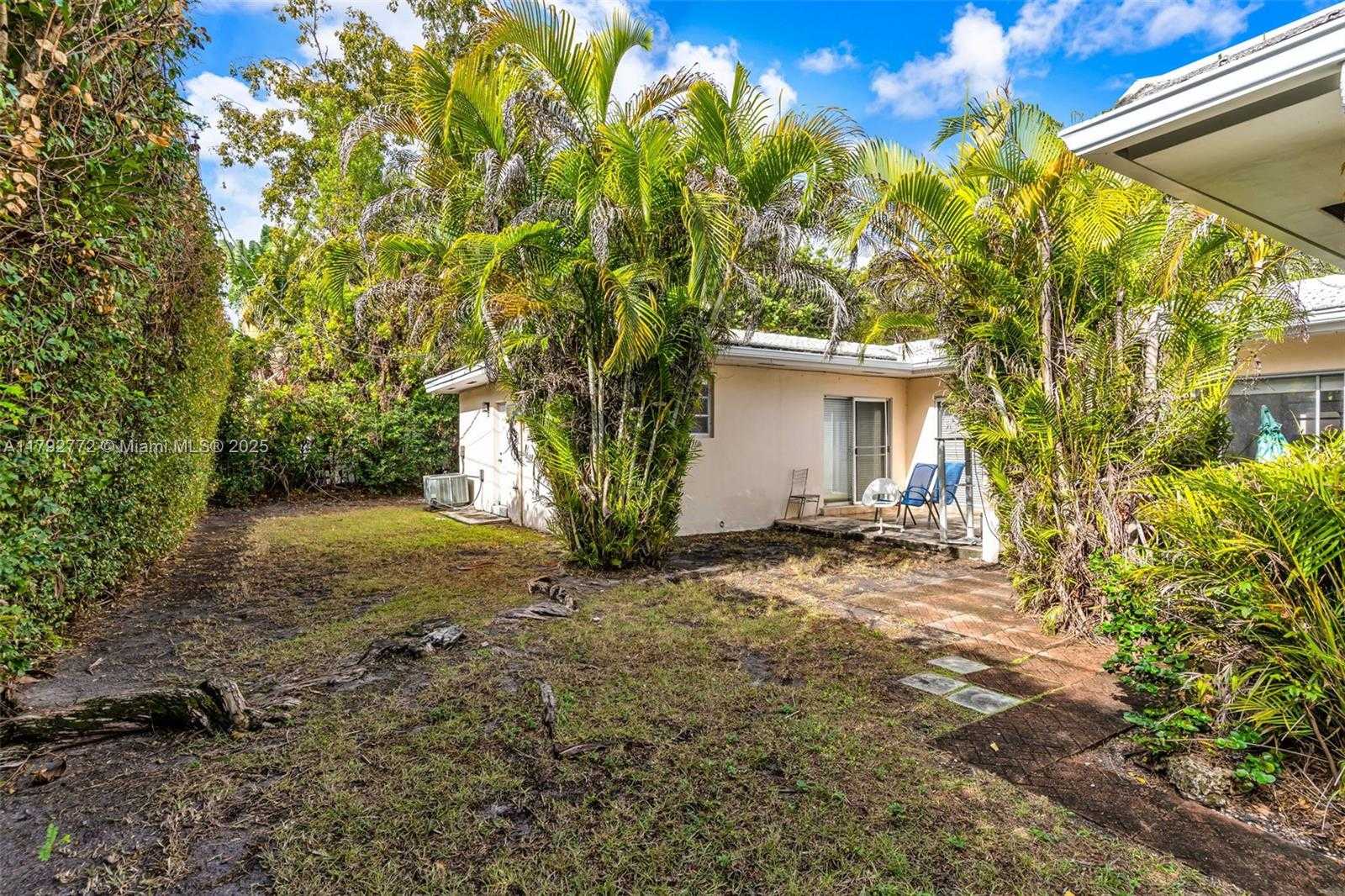 Small Image of 1130 COTORRO AVE #1130, Coral Gables Number 8
