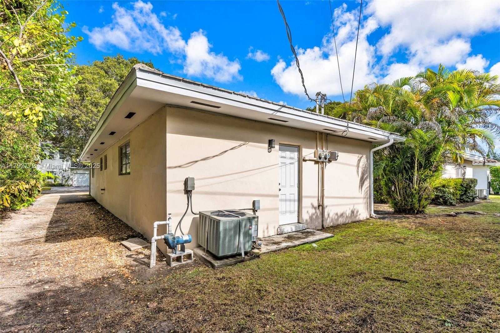 Small Image of 1130 COTORRO AVE #1130, Coral Gables Number 9